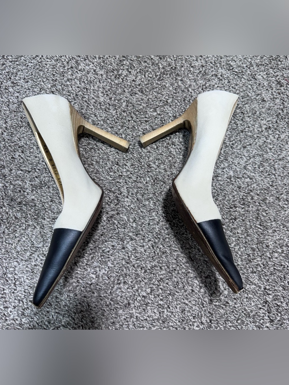 Gucci Women’s Leather Cap Toe Pumps Cream Black Gold Made in Italy Sz 8.5B - Picture 7 of 15